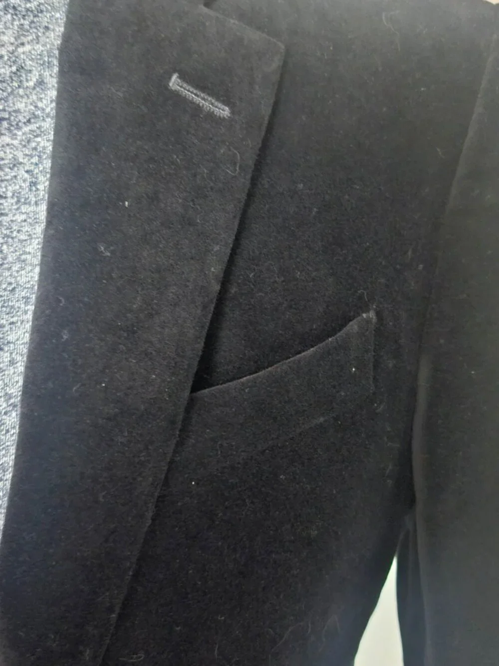J. Ferrar Mens Slim Fit Velvet Sport Coat. 36S